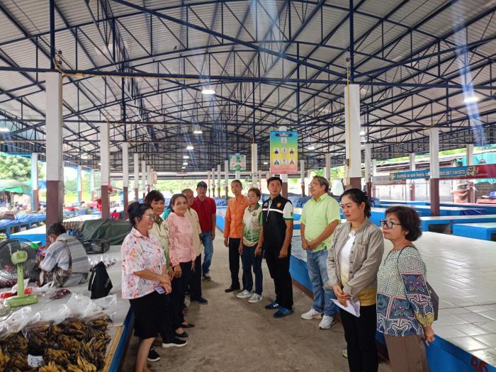 ตรวจเยี่ยมตลาดสดและตลาดเย็นเทศบาลตำบลหนองแก