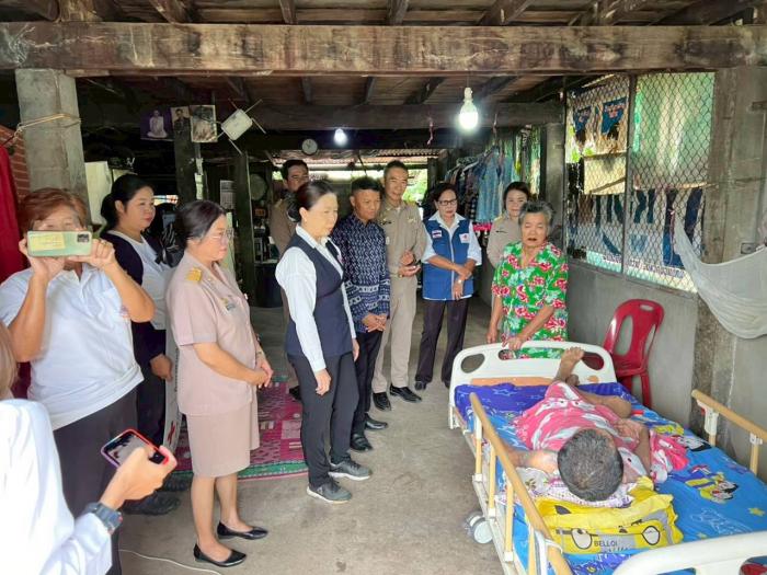 3 พฤศจิกายน 2568 นายอำเภอหนองเรือและนายกกิ่งกาชาดลงพื้นที่เยี่ยมผู้พิการป่วยติดเตียง 